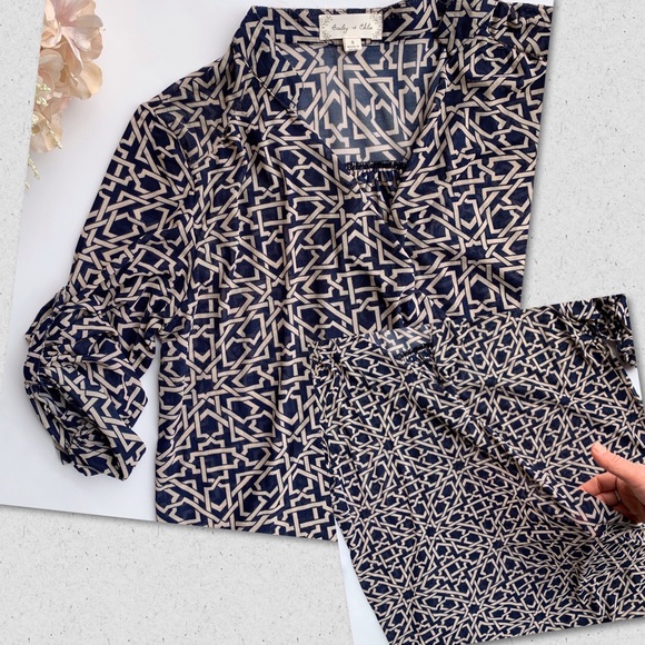 Anthropologie—Bailey & Chloe—Blue & Cream Blouse - Picture 6 of 8